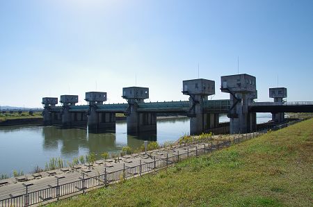 管理橋